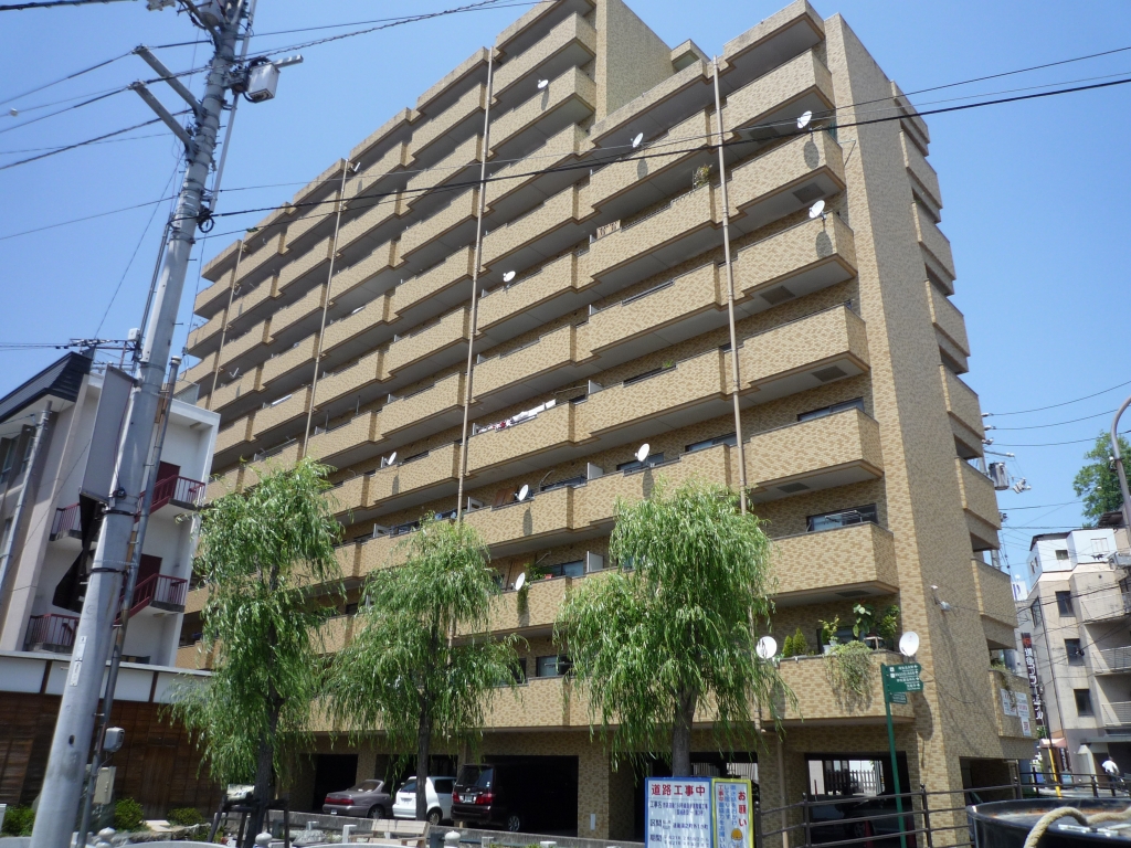 チュリス松山外観
