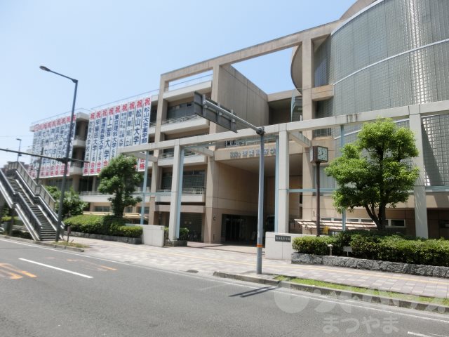 シャルマンコーポ湊町 私立済美高校