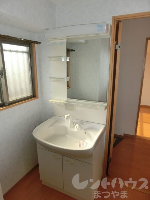 メゾンMB喜与町 洗面所