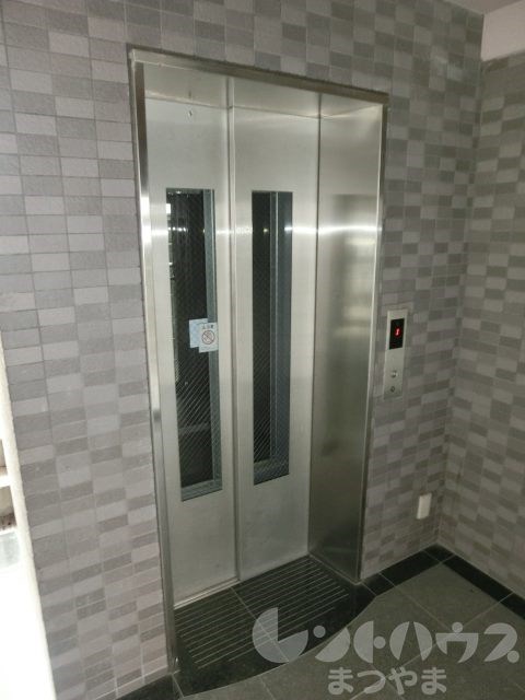 メゾンMB喜与町 エレベーター