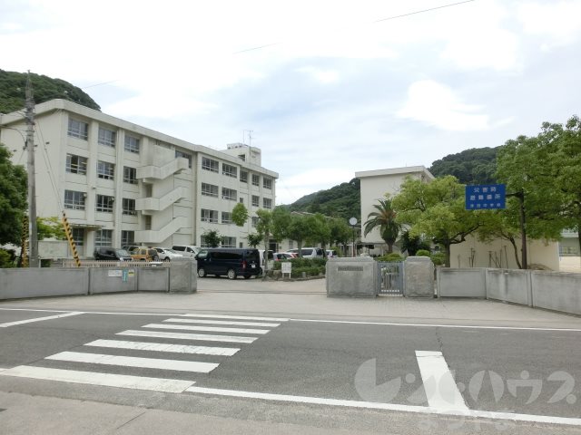 北斎院戸建て 松山市立津田中学校
