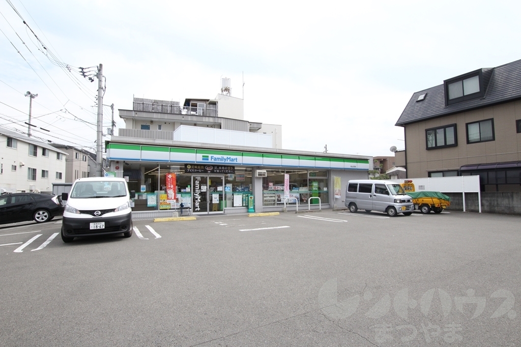 メゾンドムーアⅡ ﾌｧﾐﾘｰﾏｰﾄ 松山立花店