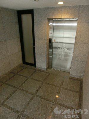 シャルマンコーポ湊町 ホール