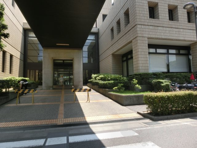 シャルマンコーポ湊町 松山市立中央図書館