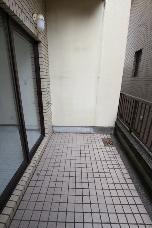 ハウス中一万 ベランダ