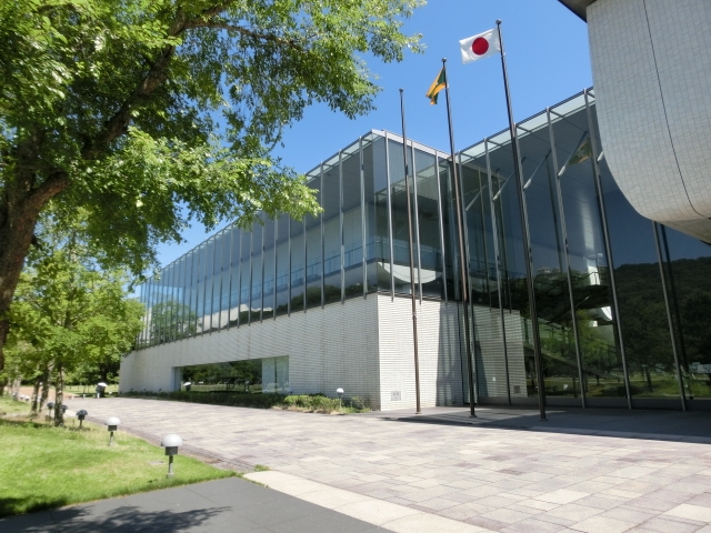 フォルテ本町 愛媛県立図書館