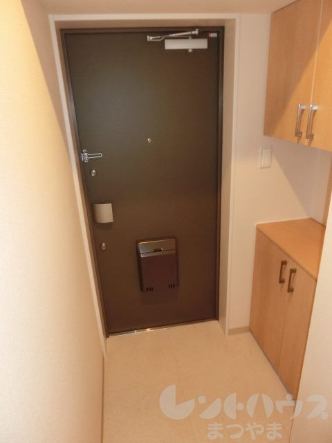 シャンティ平和通 玄関