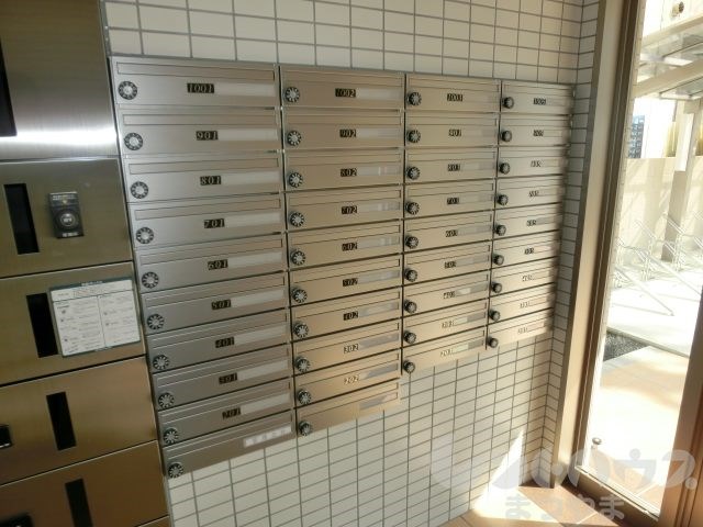 シャンティ平和通 ポスト