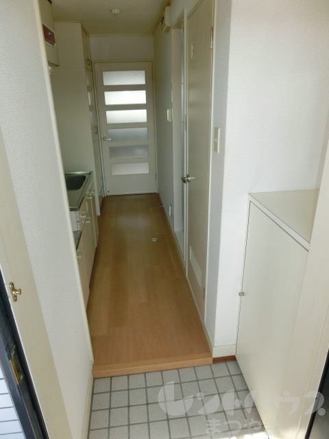 ジョイフル第3今市 玄関から廊下