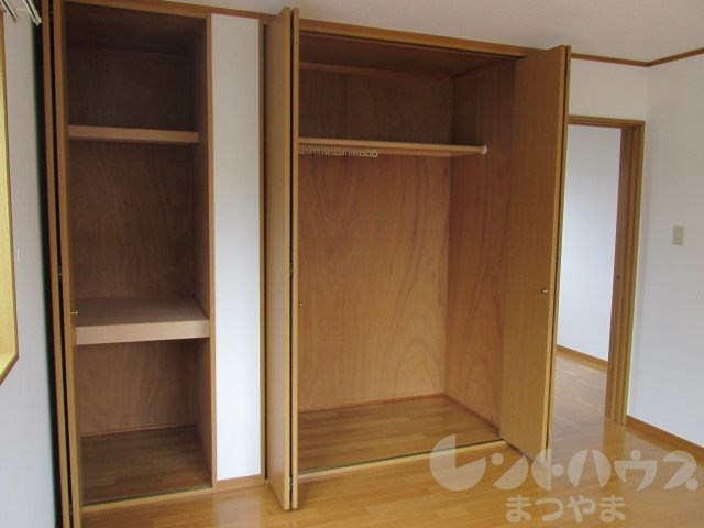 居相河原借家 収納