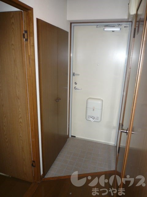 Woody　House 玄関