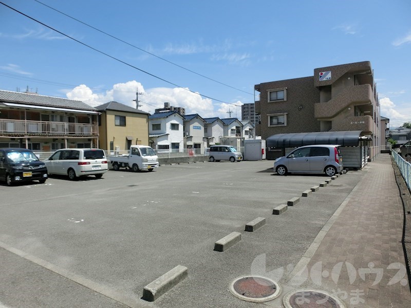 ユーミー平松 駐車場