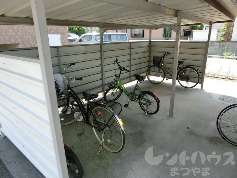 ユーミー平松 駐輪場
