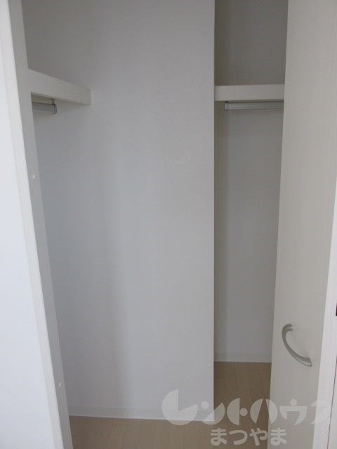 アーバン千舟町 収納