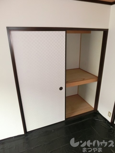 南町ハイムA棟 収納