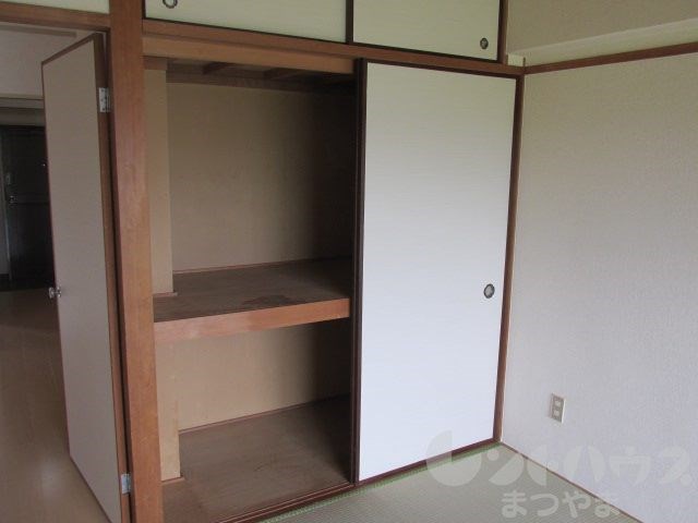 港山マンション 収納