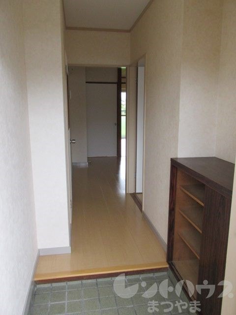 港山マンション 玄関