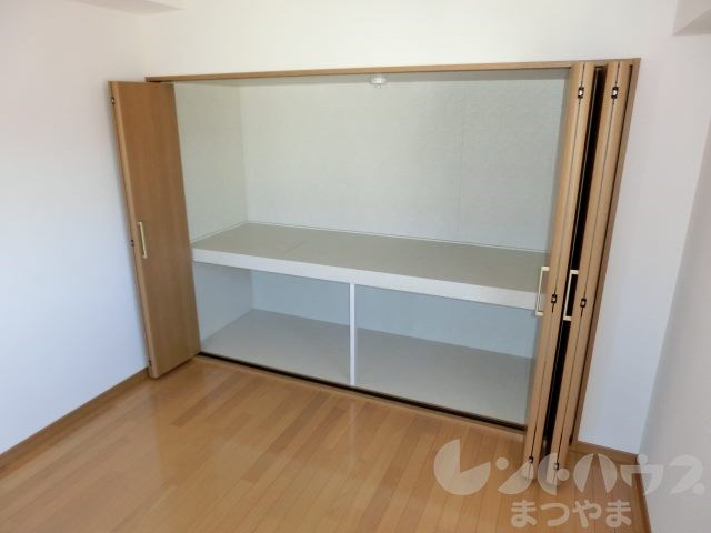 メゾン・ルポ 収納