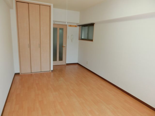 ソレジオ喜与町 リビング