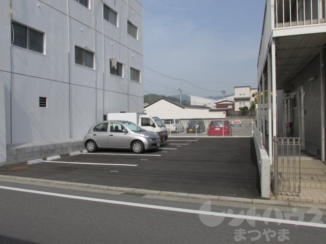 道後一万シェモア駐車場 外観