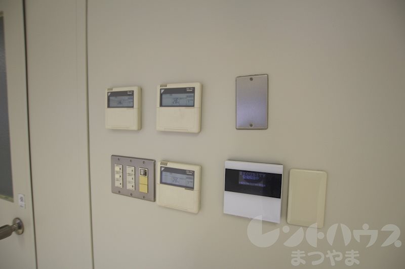 平成ビル 玄関