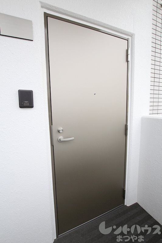 Purpose Built Flat 持田南 玄関