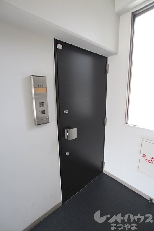 ヴァレーレ萱町 玄関