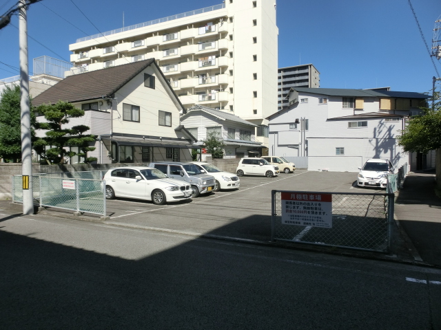御宝町二神駐車場