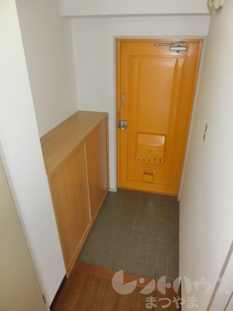 恵ハイツ 玄関