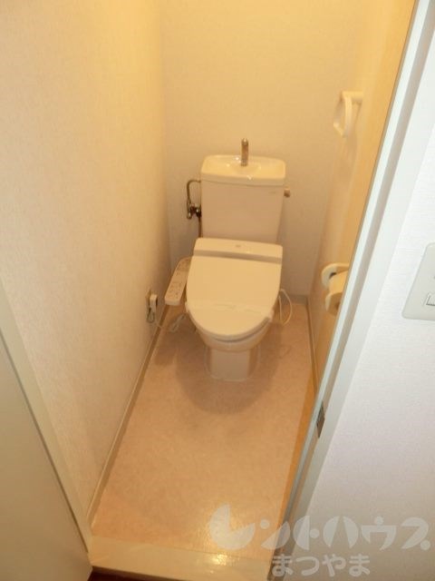 コサージュ衣山 トイレ