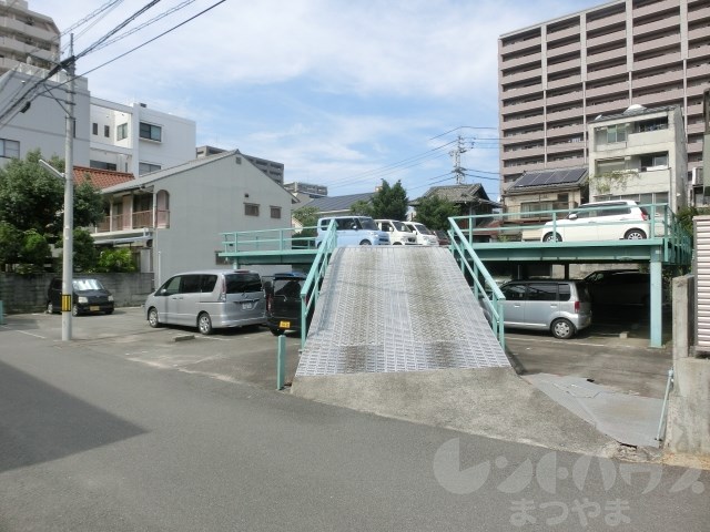 シミズモータープール 外観