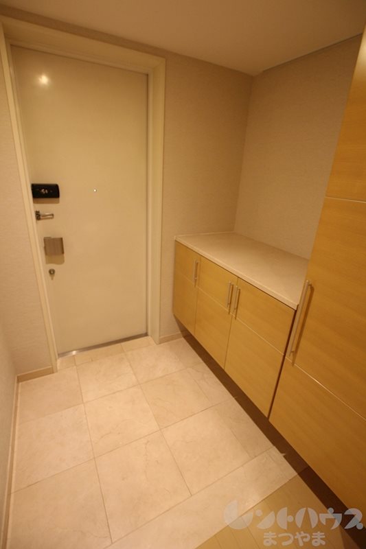 グランディアステーションタワー 玄関