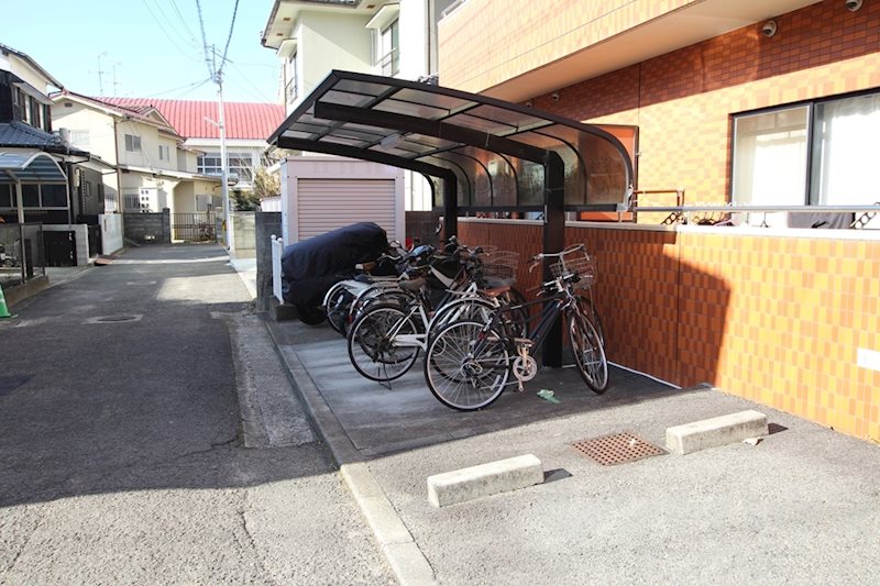 モンシャレー持田 駐車場
