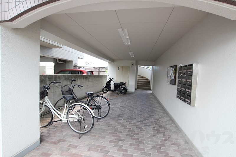 ミナトビル朝生田 駐車場