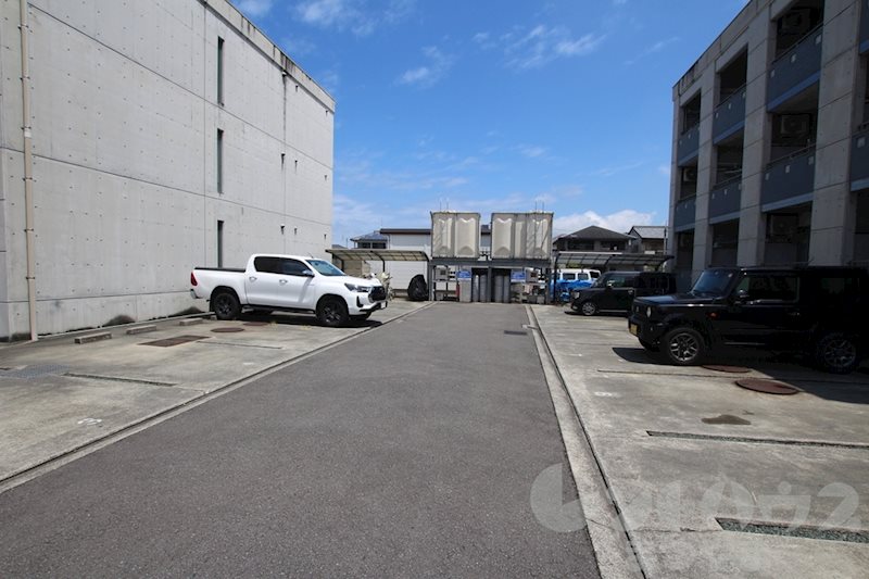 ｒａｆｆｉｎｅ・ｒｏｕｇｅ 駐車場