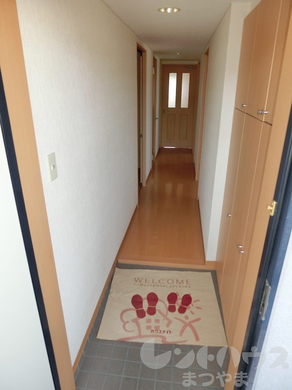 メゾンMB道後 玄関