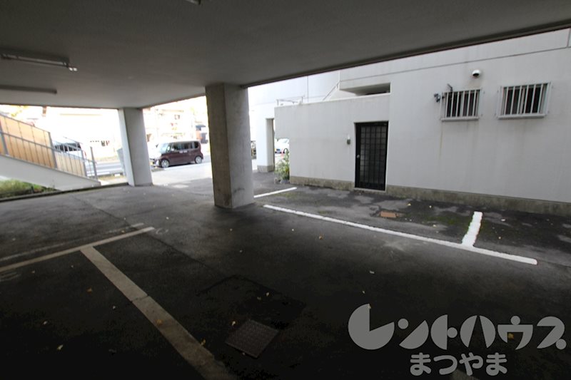 オルデナール 駐車場